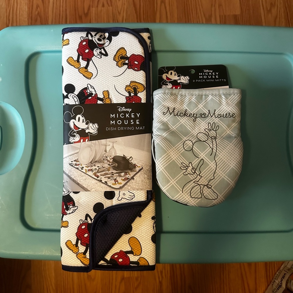 Disney Mickey Mouse Kitchen Set Drying Mat & Mini Mitts